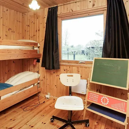 Three-bedroom Holiday In 15 Ferienhaus *