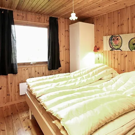 Three-bedroom Holiday In 15 Ferienhaus