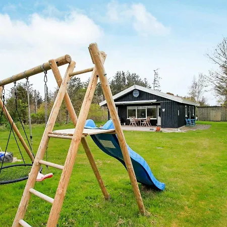Ferienhaus Three-bedroom Holiday In 15